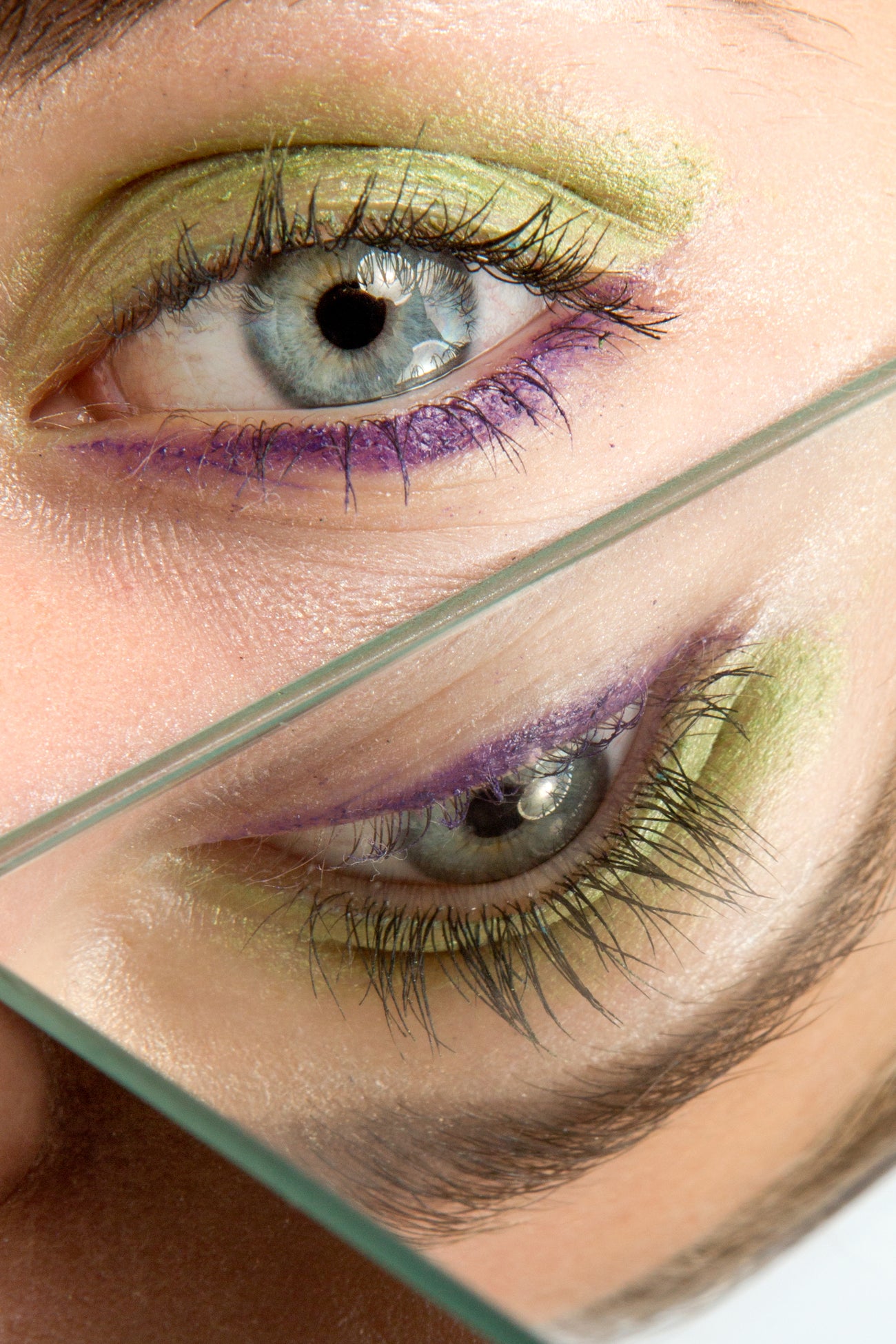 bright eyeshadow | mystical violet - moss green