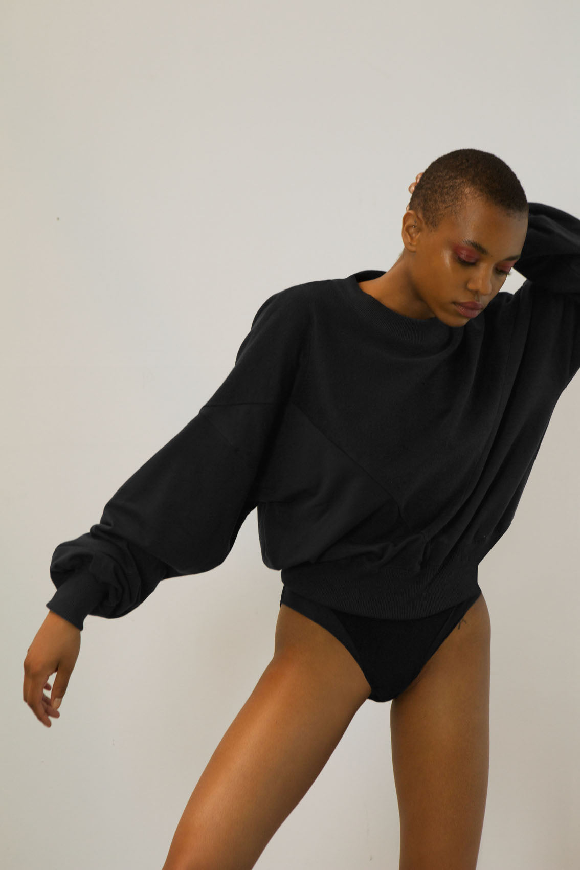 wide-sleeve jumper made from wood pulp | black