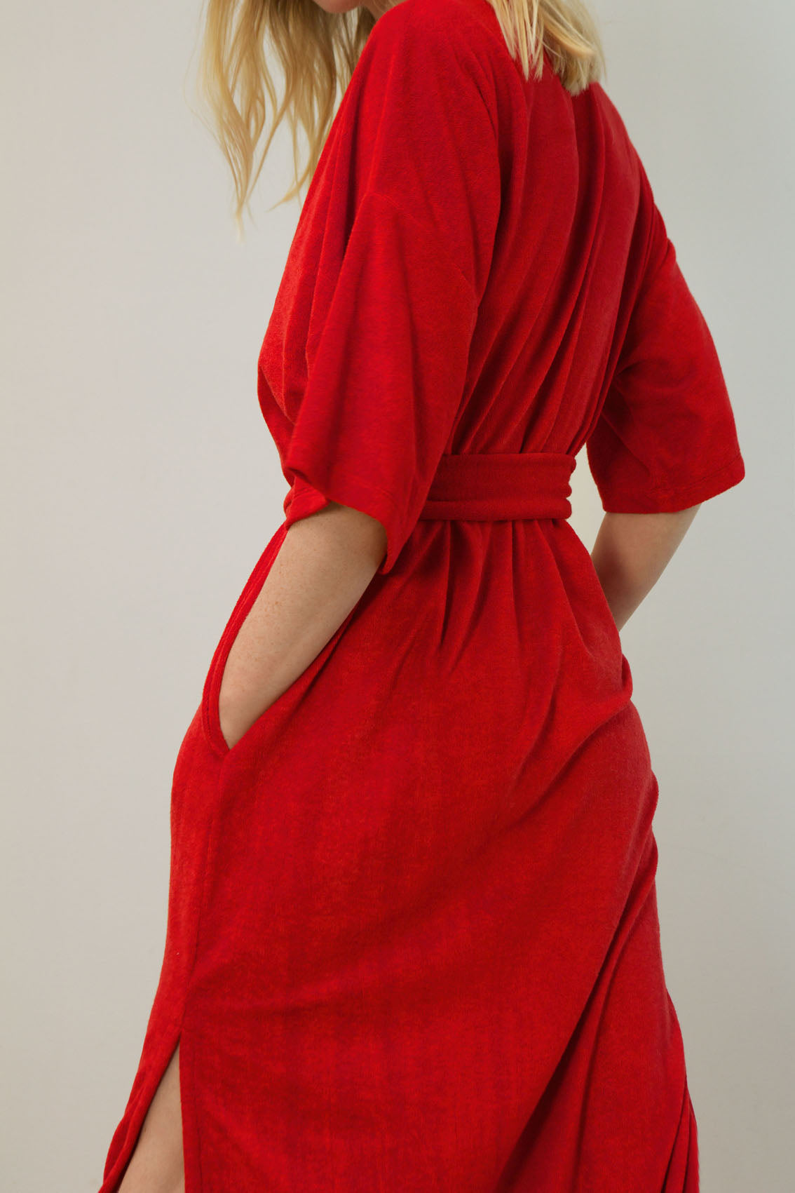 velours fluid dress made from recycled fibres | rebellious red
