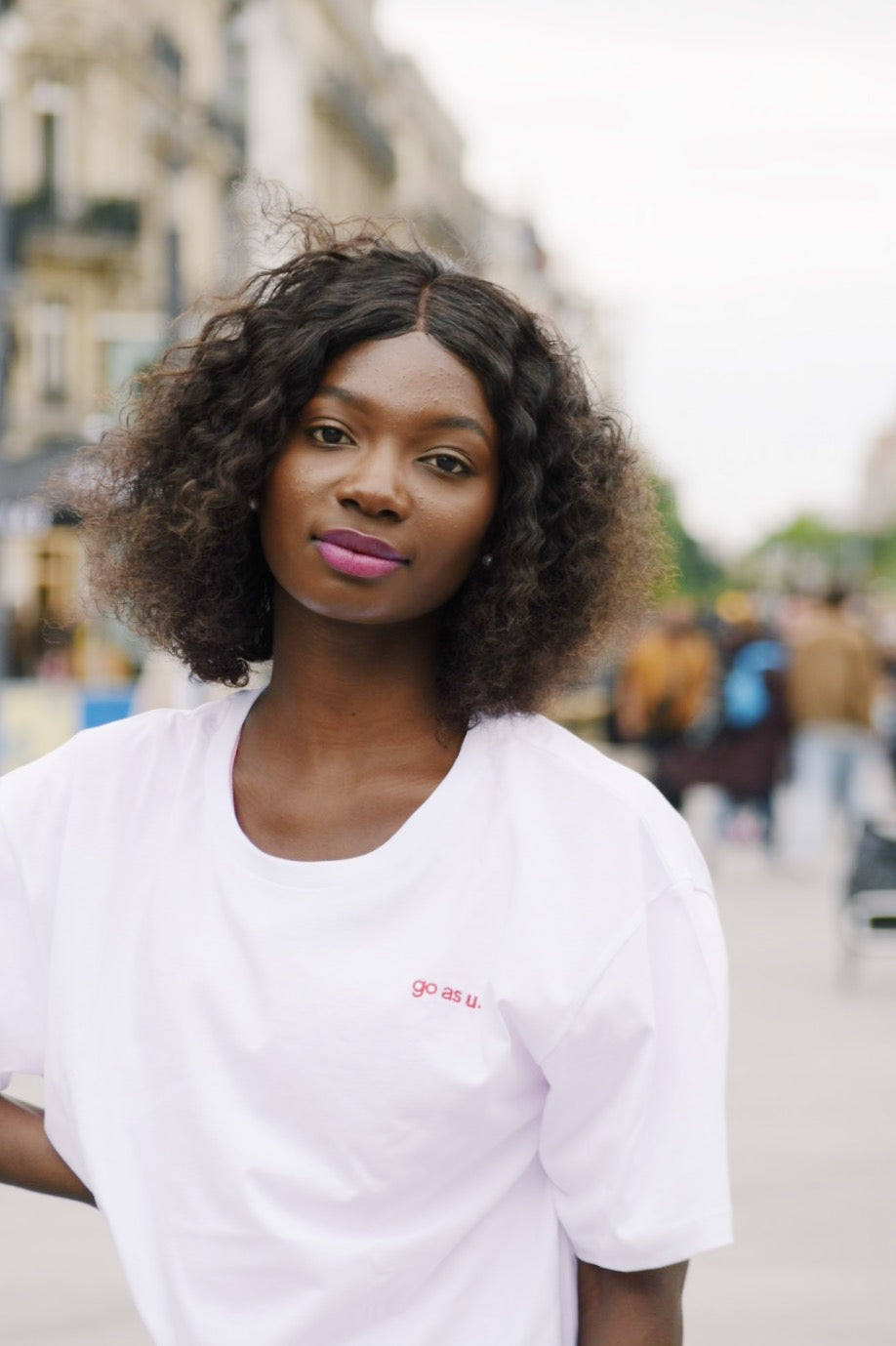 White T-shirt made from organic cotton | red logo